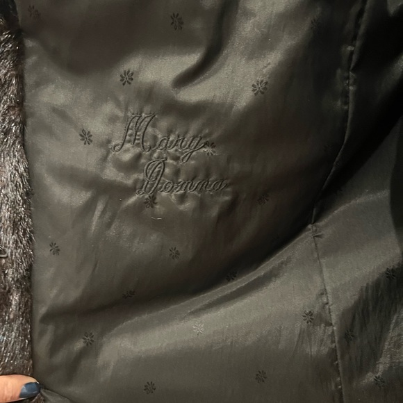 Classic full length black mink coat, excellent condition, 4 hook enclosures - Picture 8 of 11